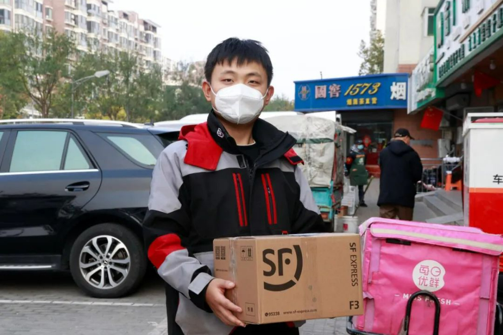 北京快遞加速恢復(fù)：外地小哥馳援、開啟夜派模式